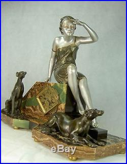 1920/1930 Uriano Spl. Pendule Statue Sculpture Art Deco La Vigie Femme Barzoï