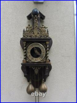 2 Belles Vieux Pendules, Horloges Murales, Avec Figurines, Hermle Et FHS