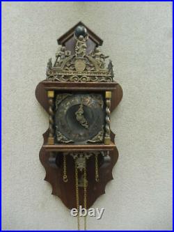 2 Belles Vieux Pendules, Horloges Murales, Avec Figurines, Hermle Et FHS