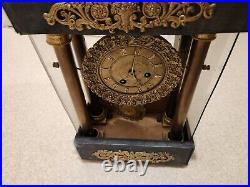 ANCIEN BALANCIER HORLOGE PENDULE / PORTIQUE colonnes EMPIRE BELLE DORURE