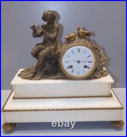 -ANCIENNE PENDULE A POSER MARBRE BLANC SUJET BRONZE XIXe jus de grenier D