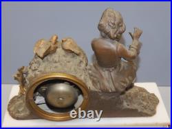 -ANCIENNE PENDULE A POSER MARBRE BLANC SUJET BRONZE XIXe jus de grenier D