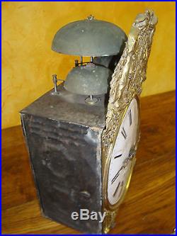 Ancien mouvement d'horloge comtoise, 4 cloches et 4 marteaux, décors jardiniers