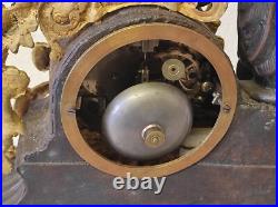 Ancienne Horloge, Pendule Romantique de cheminée en régule 1856 Guibout XIX°