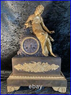 Ancienne Pendule Bronze Dore Tireuse D'epine Epoque Restauration Vers 1830