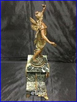 Ancienne Pendule Marbre Bronze et statue régule la Messagère signée A Moreau