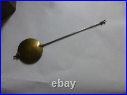 Ancienne Pendule murale en bois forêt noire chiffre cartouche à réviser