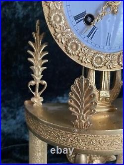 Ancienne Petite Pendule Portique Bronze Dore Mouvement A Fil XIX Siecle