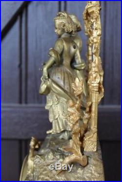 Ancienne et grande Pendule en bronze, Romantique, XIX ème