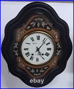 Ancienne horloge murale du XIXe siècle, marqueterie en nacre, fonctionne Ancienne horloge murale du XIXe siècle, marqueterie en nacre, fonctionne