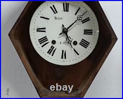 Ancienne horloge murale du XIXe siècle, marqueterie en nacre, fonctionne Ancienne horloge murale du XIXe siècle, marqueterie en nacre, fonctionne