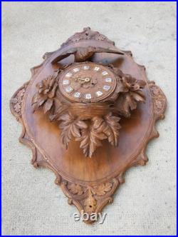 Ancienne horloge murale foret noire BRIENZ bois sculpté black forest nest bird