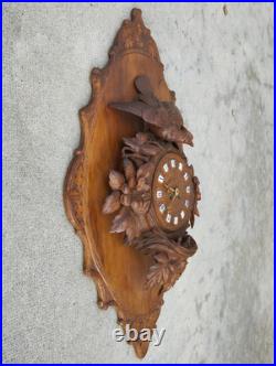 Ancienne horloge murale foret noire BRIENZ bois sculpté black forest nest bird