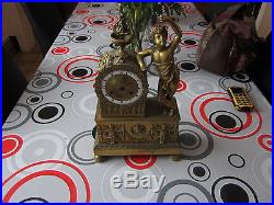 Ancienne pendule Empire Bronze doré Cherubin putti raisin statue de bacchus