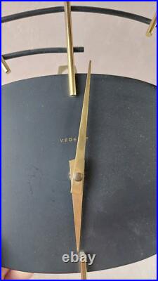 Ancienne pendule ORTF Vedette, en fer et laiton, 1950