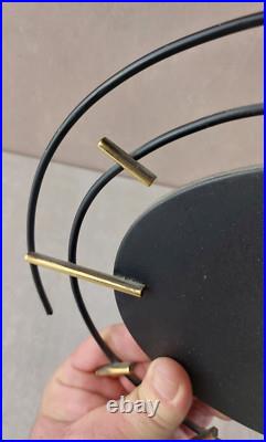 Ancienne pendule ORTF Vedette, en fer et laiton, 1950
