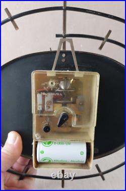 Ancienne pendule ORTF Vedette, en fer et laiton, 1950