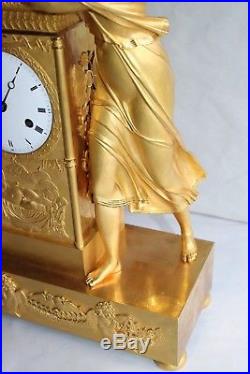 Ancienne pendule en bronze doré époque Empire, déesse Psychée H 46 cm