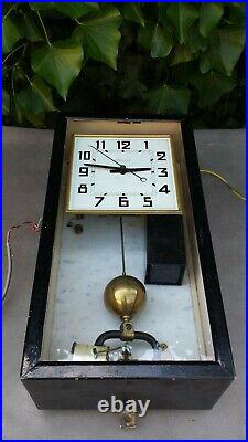 Ancienne pendule horloge d'usine électrique mère BRILLIE rectangulaire