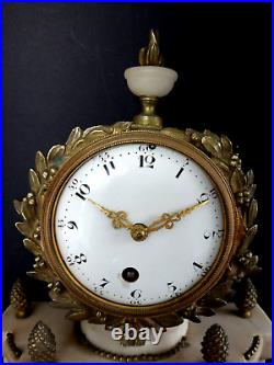 Ancienne pendule portique marbre style Louis XVI horloge Old clock bronze marble