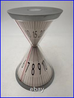 Atypique et hypnotique pendulette sablier design by David DEAR 2003 Atypique et hypnotique pendulette sablier design by David DEAR 2003