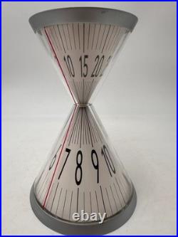 Atypique et hypnotique pendulette sablier design by David DEAR 2003 Atypique et hypnotique pendulette sablier design by David DEAR 2003