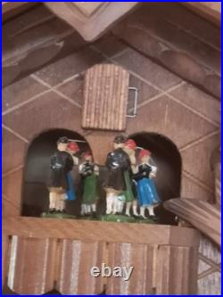 Coucou ancien foret noire 3 Poids Automate Danseurs Coucou ancien foret noire 3 Poids Automate Danseurs
