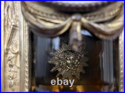 Exceptionnelle garniture de cheminée Louis XVI en bronze doré et marbre blanc Exceptionnelle garniture de cheminée Louis XVI en bronze doré et marbre blanc