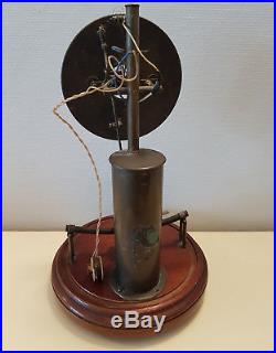 French Bulle Clock Under Dome pendule electrique bulle clock 1920
