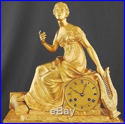 GRANDE PENDULE EN BRONZE DORE CORINNE DE STAEL EPOQUE EMPIRE DEBUT 19e SIECLE