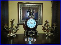 Garniture de Cheminée Pendule signée Hour Lavigne et Paire de Candélabres