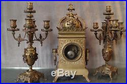 Garniture de cheminée pendule paire de candélabres bronze 19e style Louis 14
