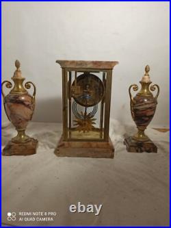 Garniture pendule cage et cassolettes marbre, bronze dore fonctionne sonne