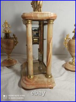 Garniture pendule cage et cassolettes onyx, bronze dore fonctionne sonne