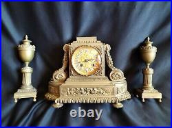 Garniture pendule & deux cassolettes/bougeoirs en bronze / Style Louis XVI XIXe