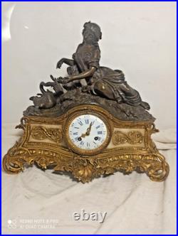Grande pendule bronze deux patines Leda et le cygne fonctionne sonne