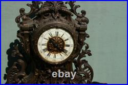 Grande pendule en bronze