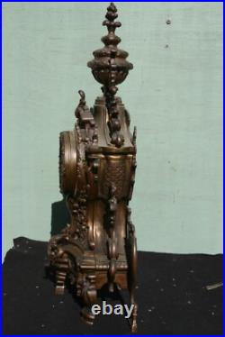 Grande pendule en bronze