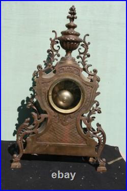 Grande pendule en bronze