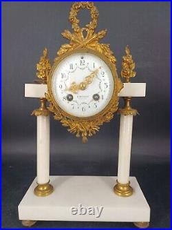 HORLOGE PENDULE PORTIQUE EN MARBRE BLANC ET BRONZE STYLE LOUIS XVI Fin XIX