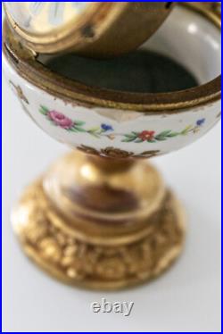 Horloge ACF Vintage de table oeuf porcelaine Horloge ACF Vintage de table oeuf porcelaine