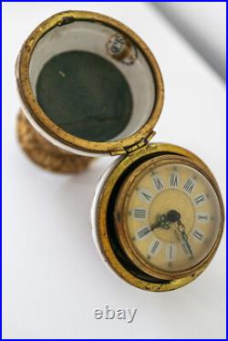 Horloge ACF Vintage de table oeuf porcelaine Horloge ACF Vintage de table oeuf porcelaine