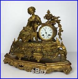 Horloge / Pendule En Bronze Doré À Décor D'une Femmme Cadran Signé Bellart