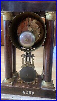 Horloge Pendule Portique d'époque Charles X en marqueterie 19ème siècle