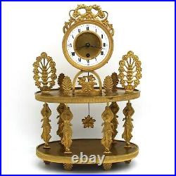 Horloge Pendule Portique d'époque Restauration en Bronze doré -du 19ème siècle