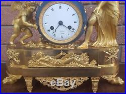 Horloge Pendule d'époque Directoire En Bronze dorè du 18ème siècle
