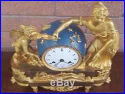 Horloge Pendule d'époque Directoire En Bronze dorè du 18ème siècle