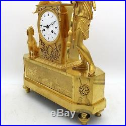 Horloge Pendule d'époque Directoire en Bronze dorè du 18ème siècle