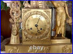 Horloge Pendule d'époque Empire en Bronze dorè du 19ème MOUVEMENT A FIL