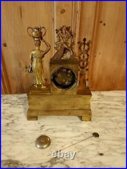 Horloge Pendule d'époque Empire en Bronze dorè du 19ème MOUVEMENT A FIL